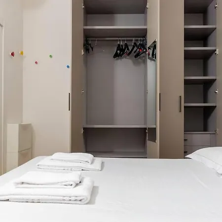 Exclusive Modern Apartment *